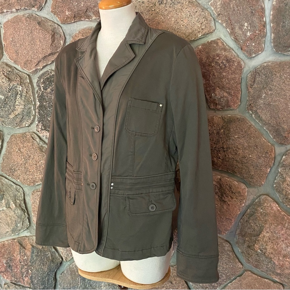 Olsen Europe brand blazer.